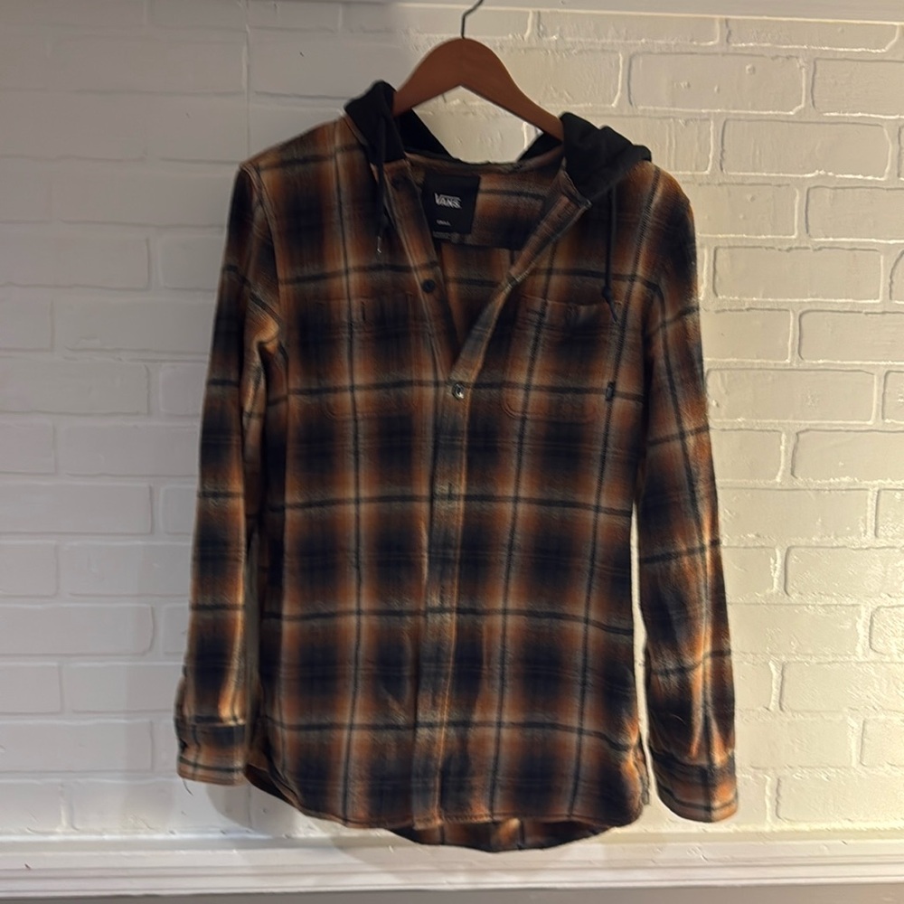 VANS RIDING FLANNEL
MENS SMALL
BARELY WORN
LIGHTWEIGHT and GREAT FOR LAYERING